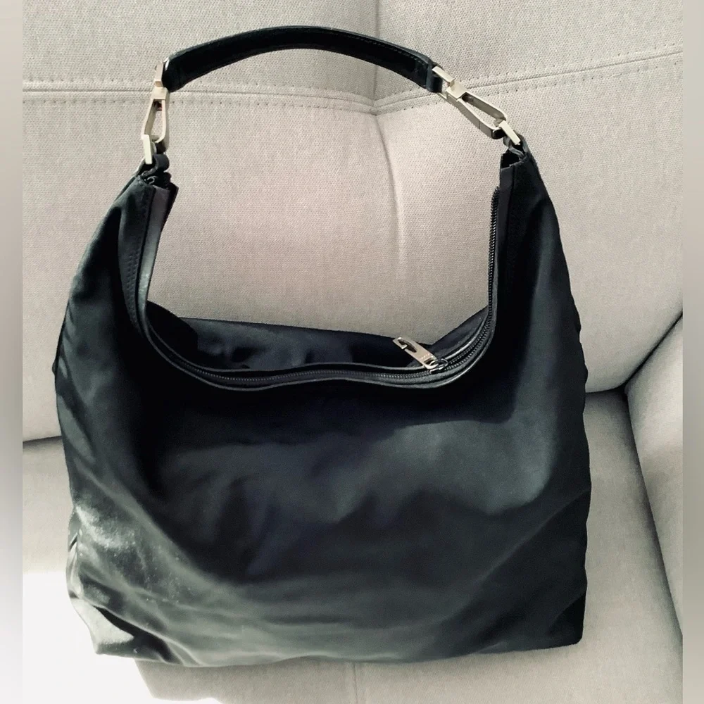 Authentic GUCCI hobo bag 🌹🌹🌹 - Picture 4 of 16